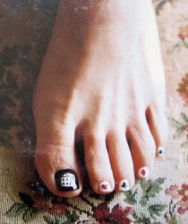 Andy the Toenail Artist's wife's toenails